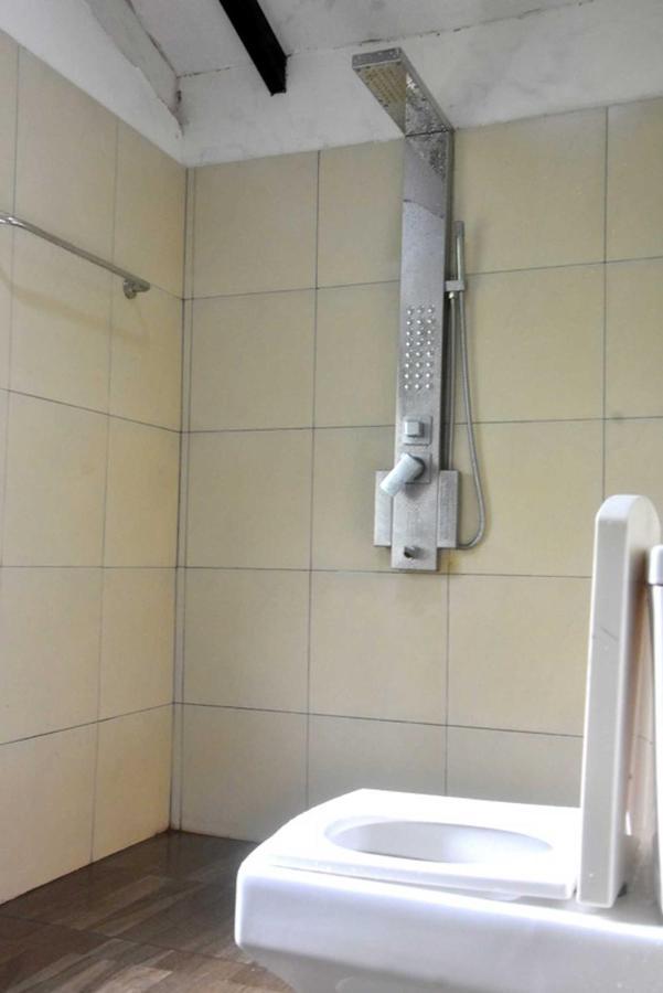 Hotel H2O Гампола Екстериор снимка